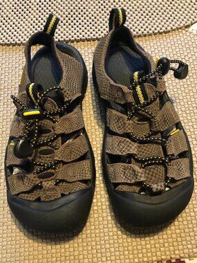 Boys Keen sandals